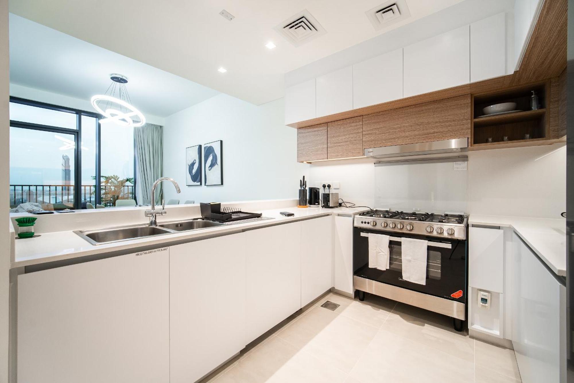 19th Fl Waterfront, 3br And Maid Only 5min To Creek Marina