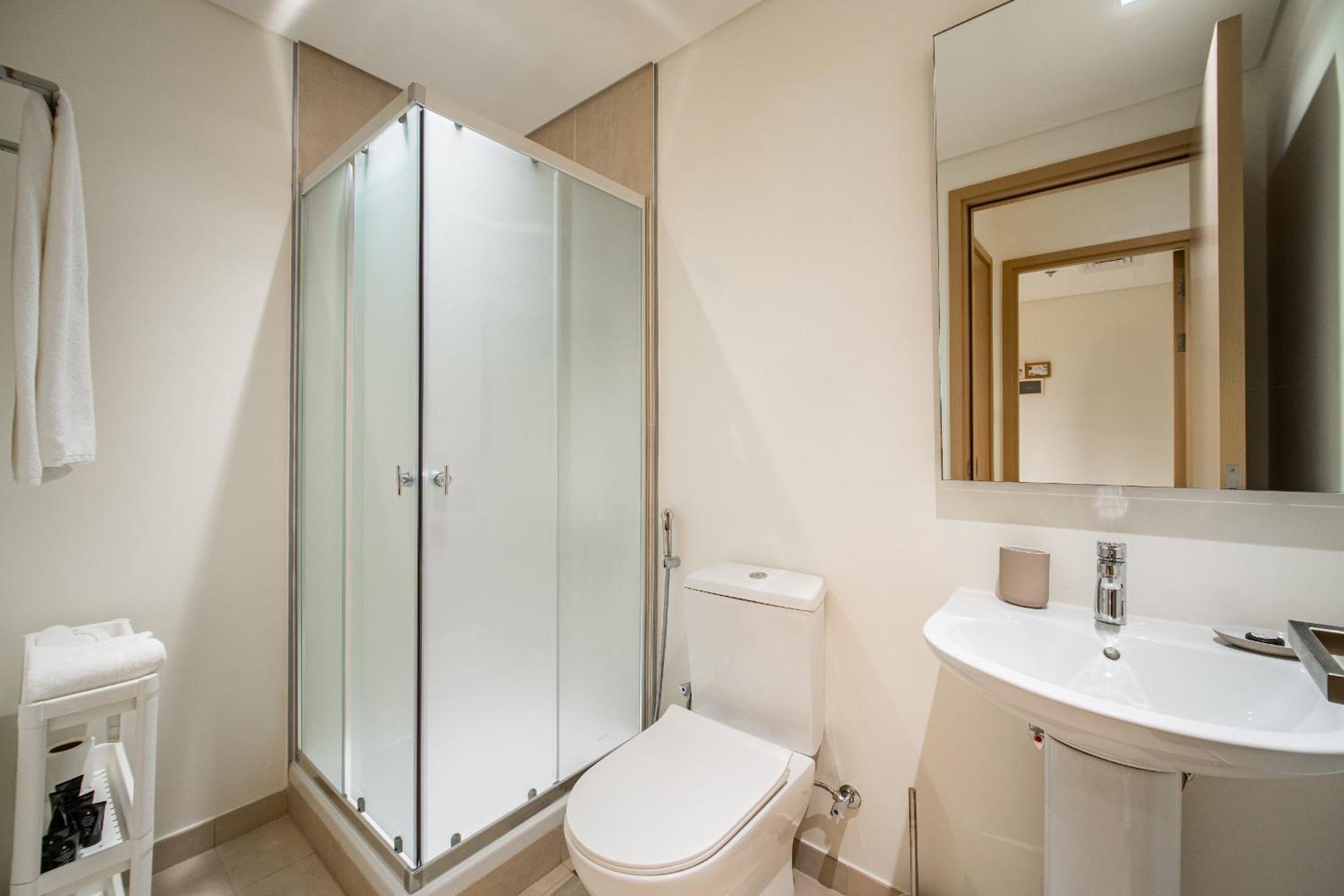 19th Fl Waterfront, 3br And Maid Only 5min To Creek Marina *