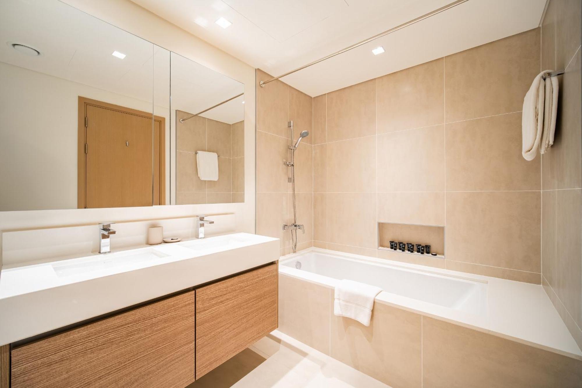 19th Fl Waterfront, 3br And Maid Only 5min To Creek Marina *